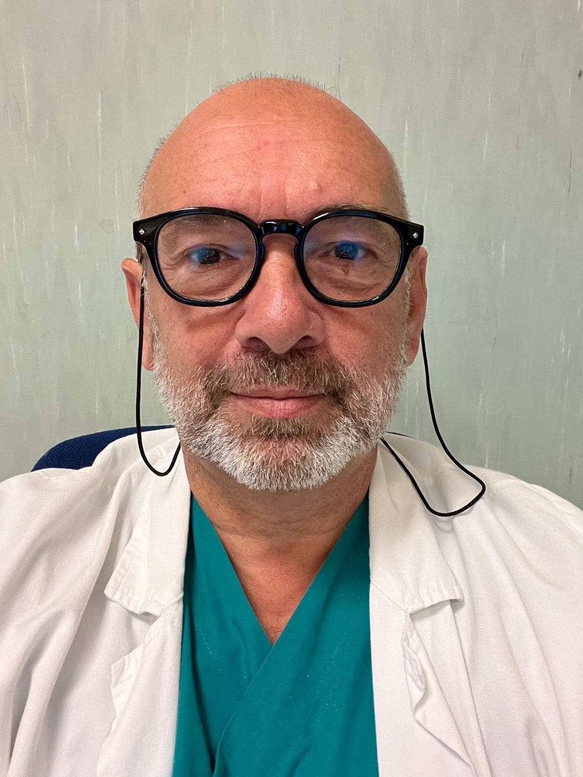 Dr. Andrea Del Corso in camice bianco